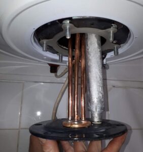 bojler anód csere Budapest. A rendszeres karbantartás és a bojler anód csere jelentősen növeli a készülék élettartamát.