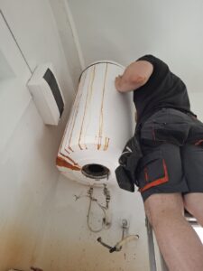 Rozsdás bojler csöpög szivárog, mikor érdemes bojlert cserélni